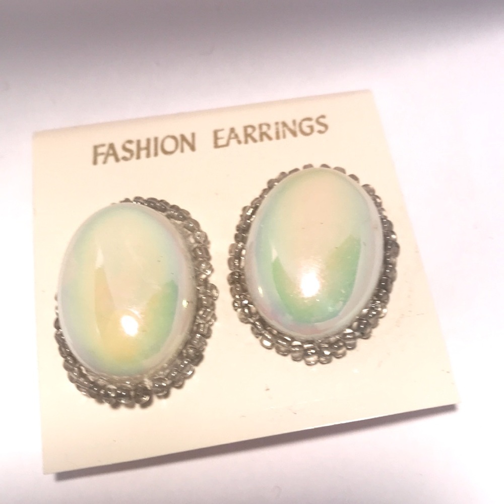 Fashion earrings-costume oval studs